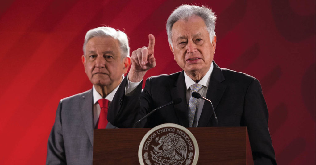 Manuel Bartlett, director de la Comisión Federal de Electricidad, durante una conferencia matutina del presidente Andrés Manuel López Obrador