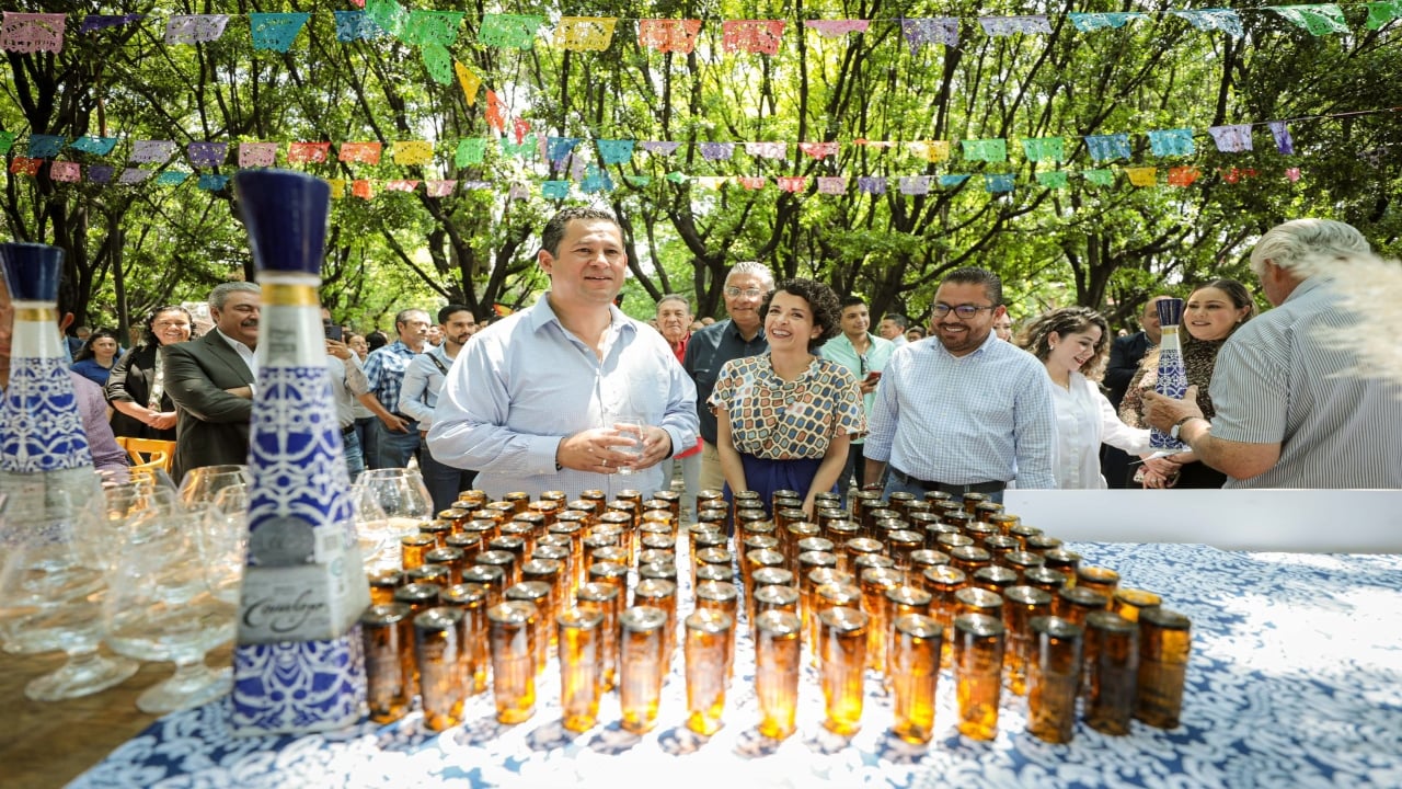 Guanajuato presenta el primer lote de tequila con “Certificado de Agave